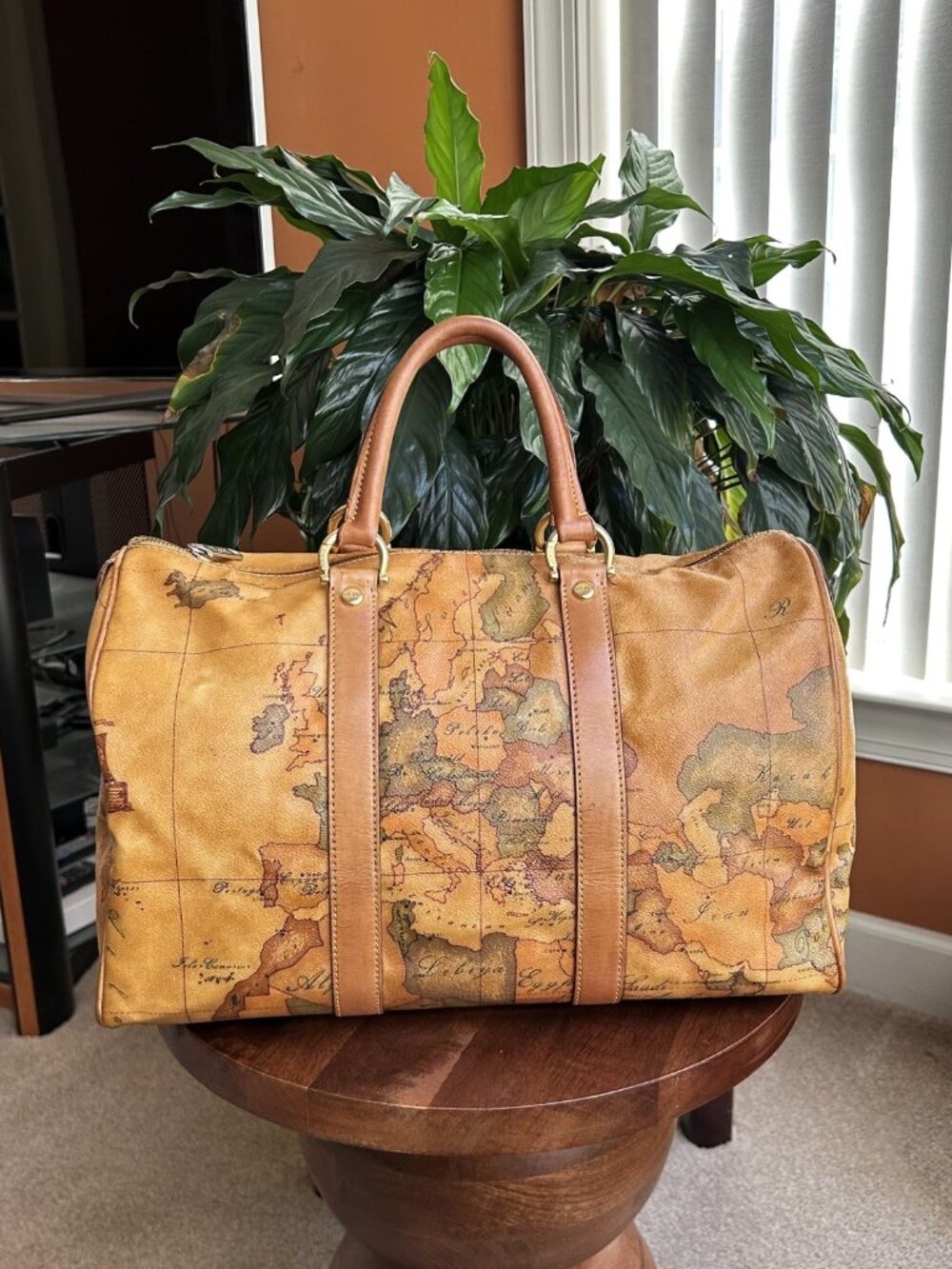 ALVIERO MARTINI Geo Classic Duffle Bag, Honey Tan - Picture 4 of 13